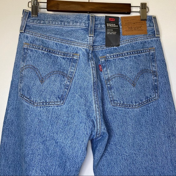 Levi’s Wedgie Straight Jeans - Picture 7 of 7